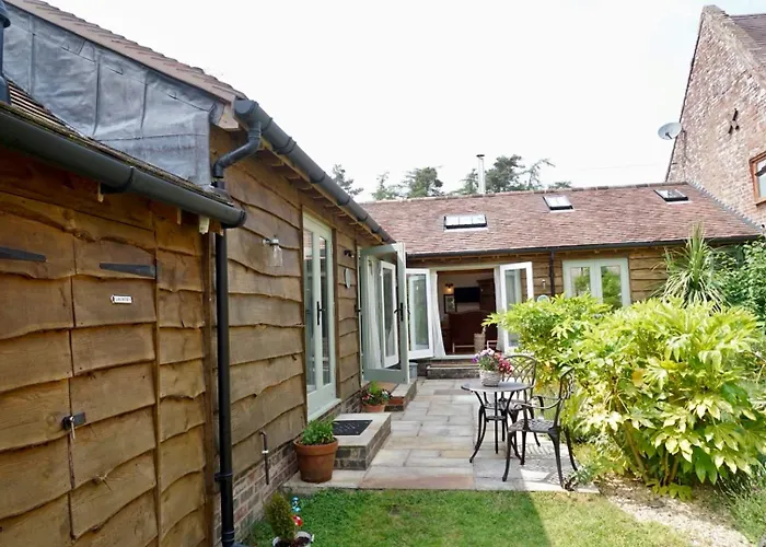 Nest Holiday Hideaway Dove Cottage-Beautiful Location In The Long Mynd Area Of Outstanding Natural Beauty-Whirlpool Jacuzzi Baths!!