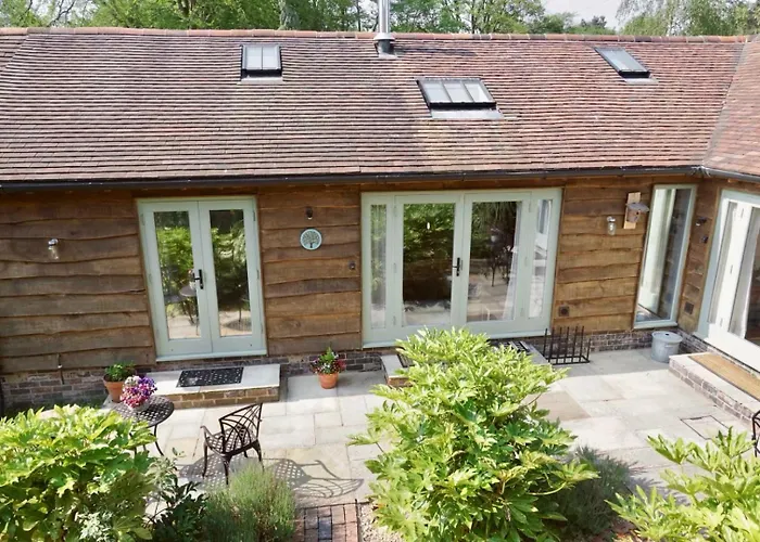Nest Holiday Hideaway Dove Cottage-Beautiful Location In The Long Mynd Area Of Outstanding Natural Beauty-Whirlpool Jacuzzi Baths!!