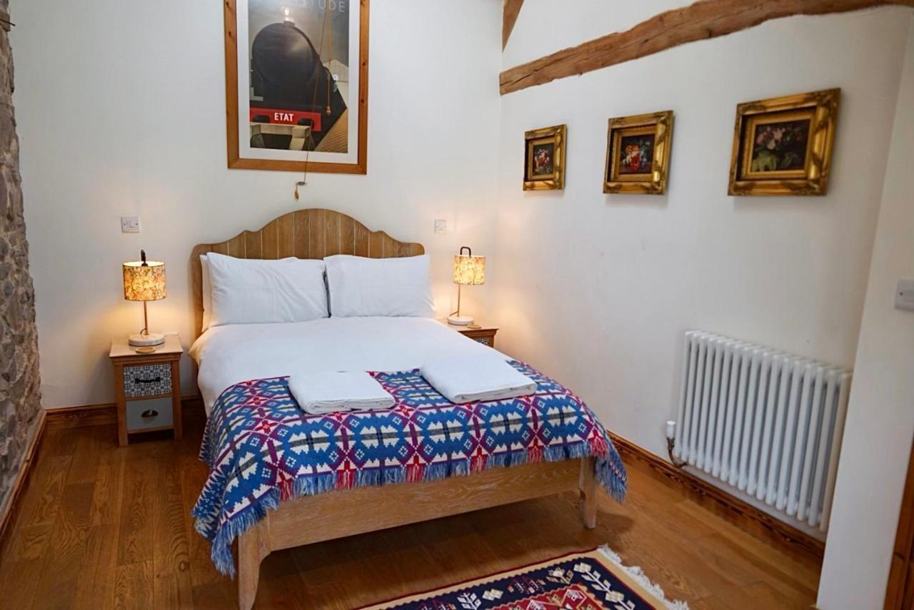 Nest Hideaway Dove Cottage-beautiful Location In The Long Mynd Area Of Outstanding Natural Beauty-whirlpool Jacuzzi Baths!! * Picklescott