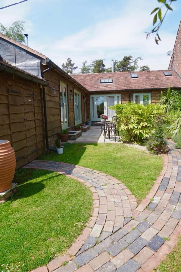 Nest Hideaway Dove Cottage-beautiful Location In The Long Mynd Area Of Outstanding Natural Beauty-whirlpool Jacuzzi Baths!! *