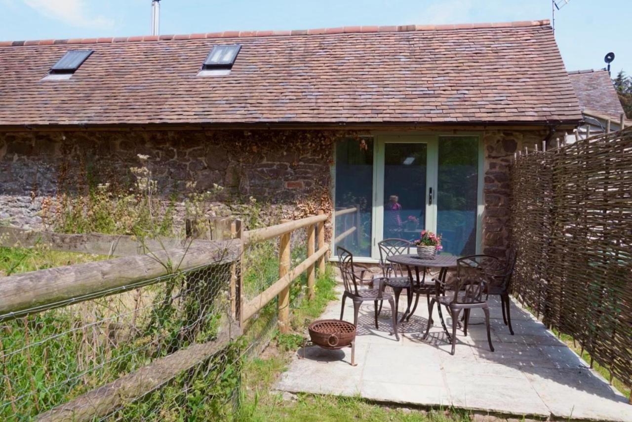 Holiday home Nest Hideaway Dove Cottage-beautiful Location In The Long Mynd Area Of Outstanding Natural Beauty-whirlpool Jacuzzi Baths!!
