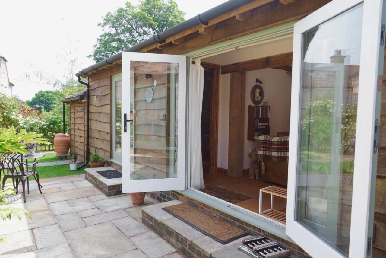 Nest Hideaway Dove Cottage-beautiful Location In The Long Mynd Area Of Outstanding Natural Beauty-whirlpool Jacuzzi Baths!! * Picklescott