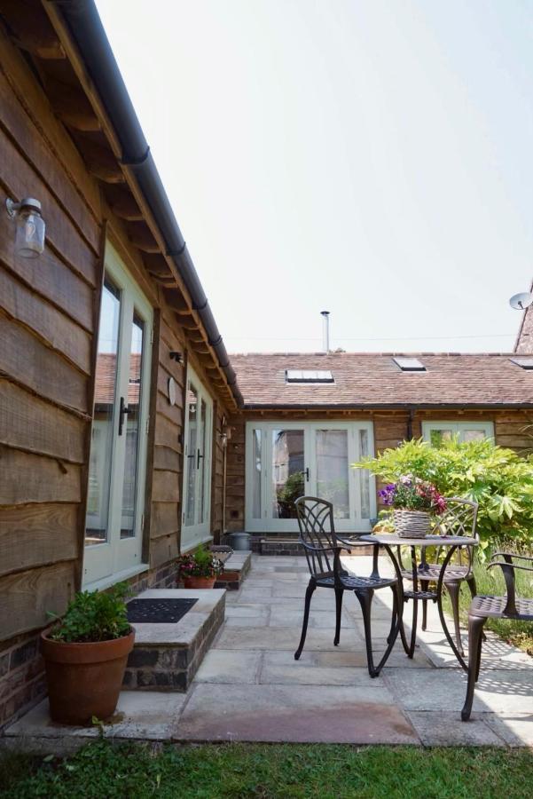 Nest Hideaway Dove Cottage-beautiful Location In The Long Mynd Area Of Outstanding Natural Beauty-whirlpool Jacuzzi Baths!! Holiday home *
