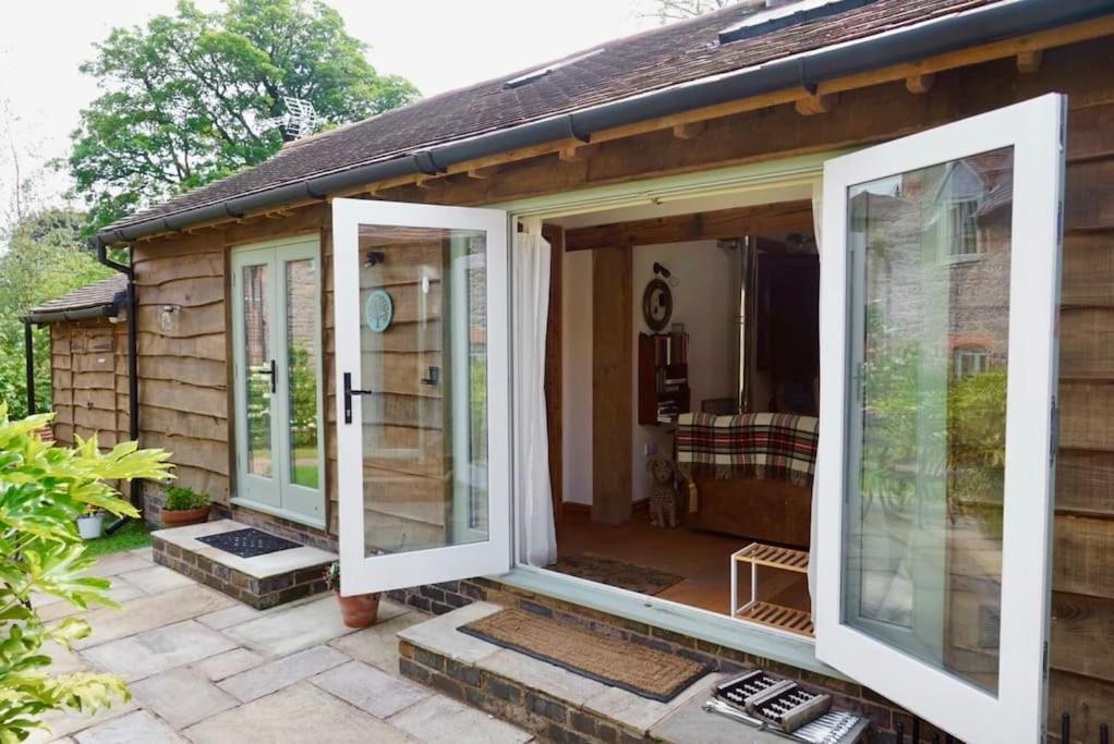 Nest Hideaway Dove Cottage-beautiful Location In The Long Mynd Area Of Outstanding Natural Beauty-whirlpool Jacuzzi Baths!! Holiday home