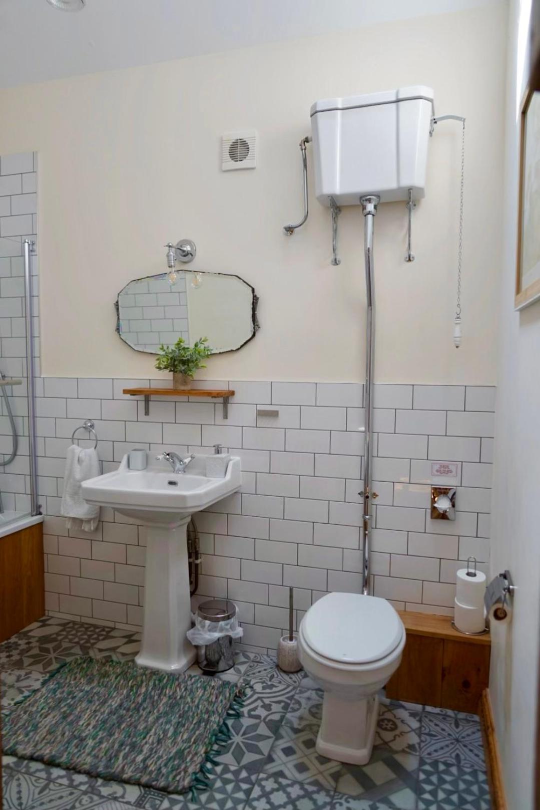 Holiday home Nest Hideaway Dove Cottage-beautiful Location In The Long Mynd Area Of Outstanding Natural Beauty-whirlpool Jacuzzi Baths!! *